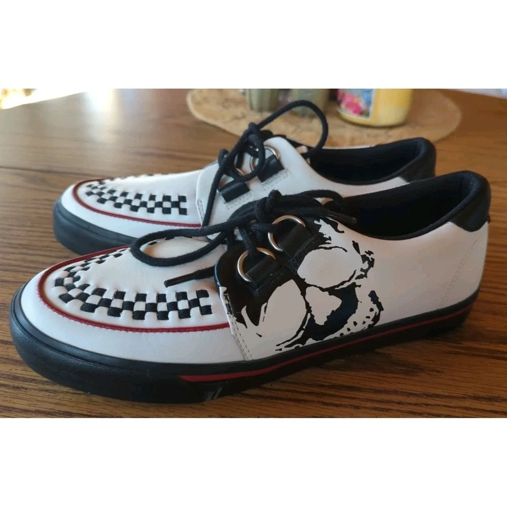 Unisex TUK Creeper Sneaker Men's 7 Women's 9 White‎ Black & Red Trim
